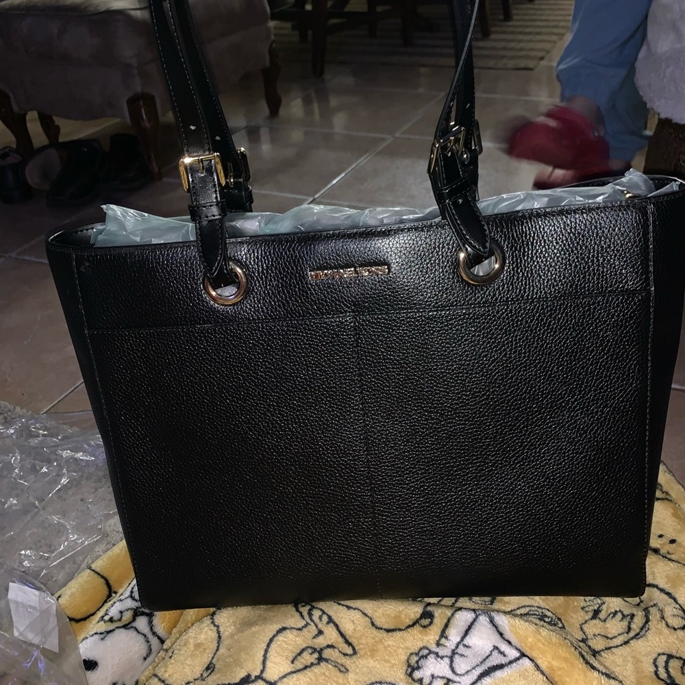 Michael kors black purse